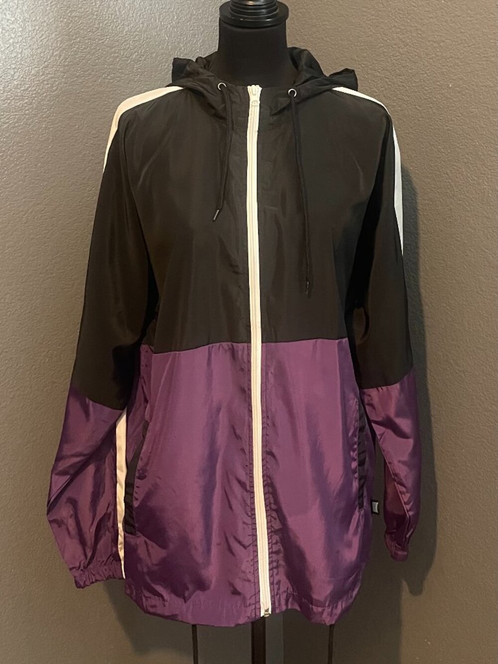 Hooded Lightweight Windbreaker
